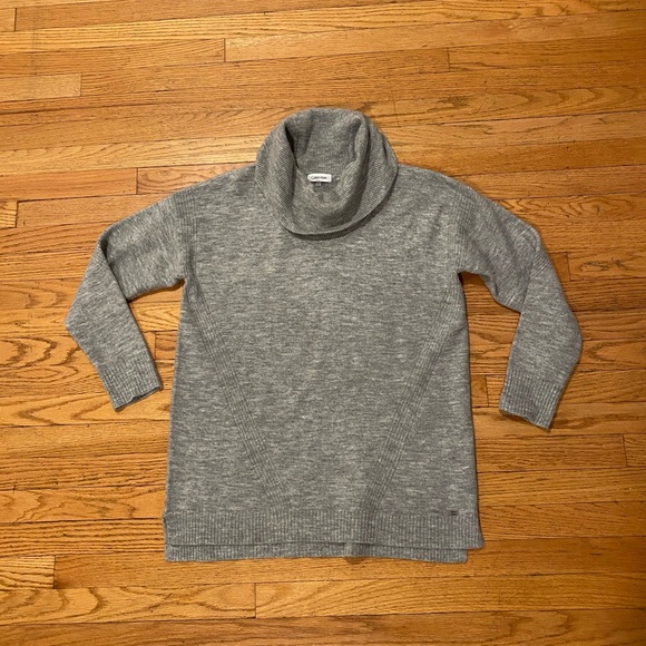 Calvin Klein Sweaters - ❤️Calvin Klein Turtleneck Sweater❤️